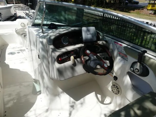 Slide: The Image of Sea Ray 240 Sundancer 2007 - 4