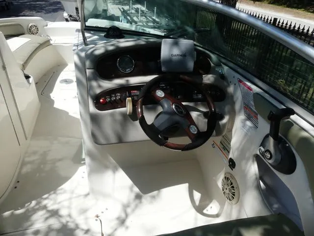 Slide: The Image of Sea Ray 240 Sundancer 2007 - 5