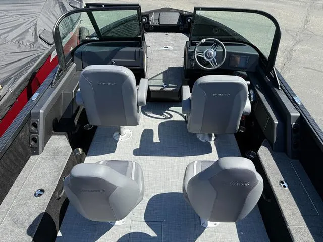 Slide: The Image of Alumacraft Competitor 205X Sport 2025 - 12