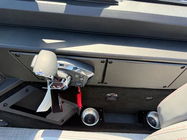 Slide: The Image of Alumacraft Competitor 205X Sport 2025 - 21