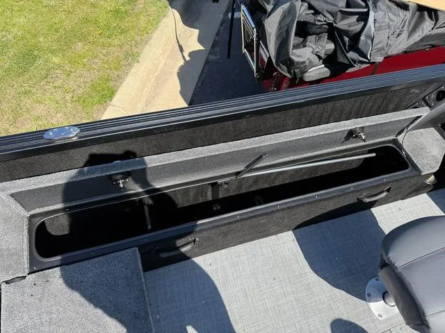 Slide: The Image of Alumacraft Competitor 205X Sport 2025 - 9