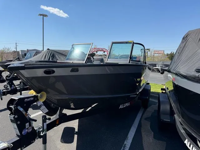 Slide: The Image of Alumacraft Trophy 205X Sport 2025 - 2