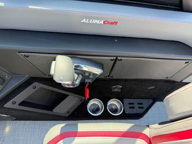 Slide: The Image of Alumacraft Trophy 205X Sport 2025 - 23