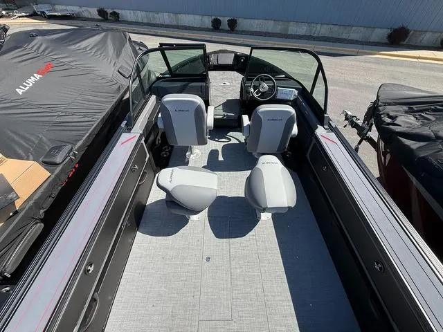 Slide: The Image of Alumacraft Trophy 205X Sport 2025 - 7