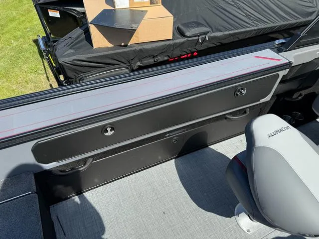 Slide: The Image of Alumacraft Trophy 205X Sport 2025 - 8