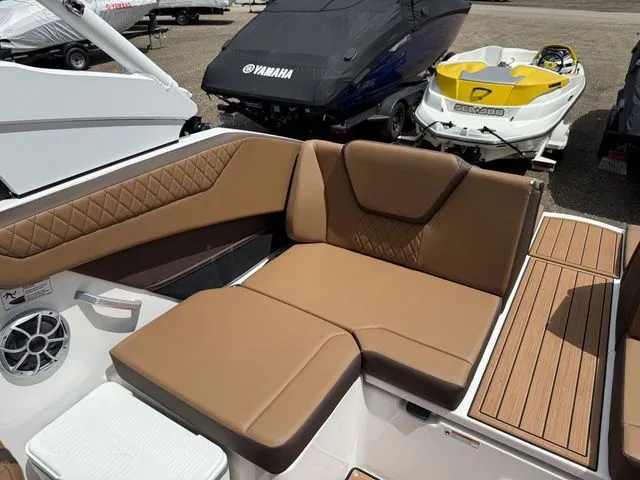 Slide: The Image of Yamaha 222SE 2025 - 11