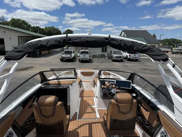 Slide: The Image of Yamaha 222SE 2025 - 25