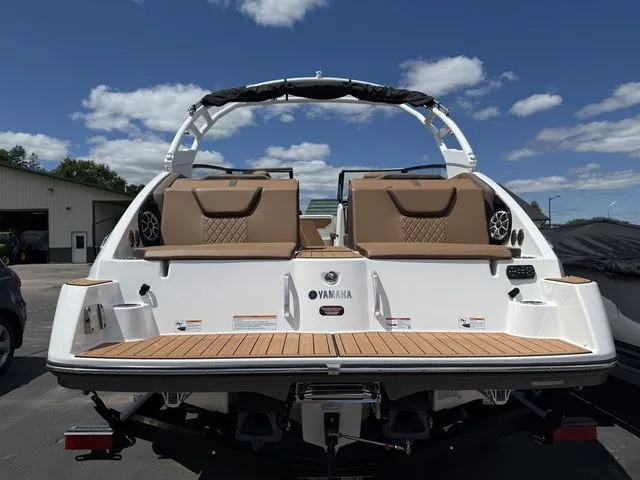 Slide: The Image of Yamaha 222SE 2025 - 4