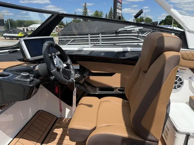 Slide: The Image of Yamaha 222SE 2025 - 23