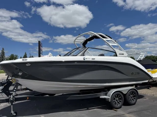 Slide: The Image of Yamaha 222SE 2025 - 3