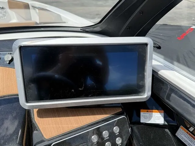 Slide: The Image of Yamaha 222SE 2025 - 30