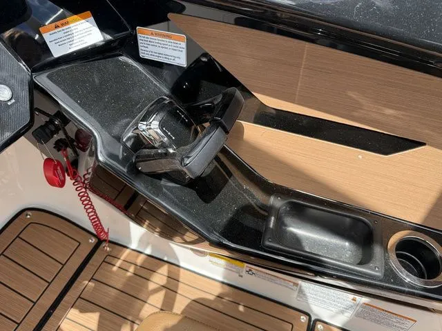 Slide: The Image of Yamaha 222SE 2025 - 31