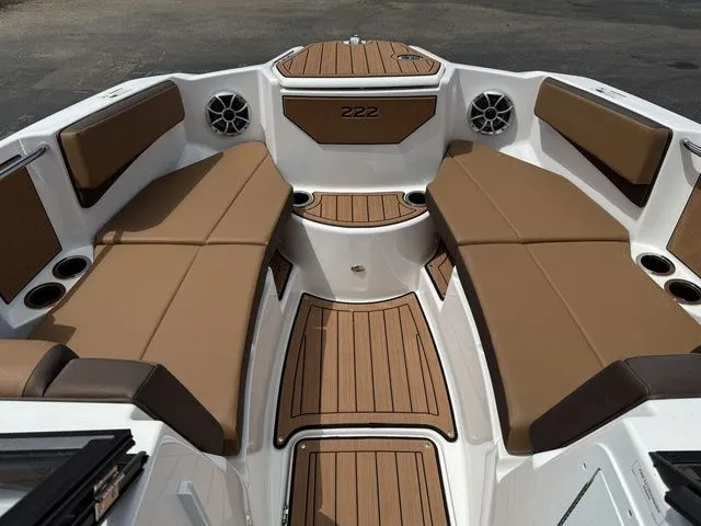 Slide: The Image of Yamaha 222SE 2025 - 33