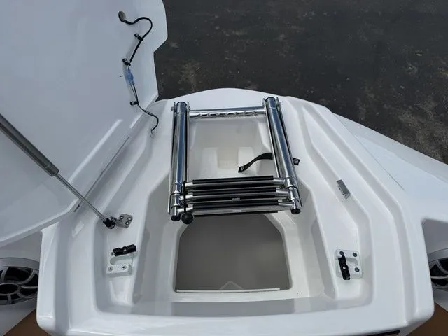 Slide: The Image of Yamaha 222SE 2025 - 39