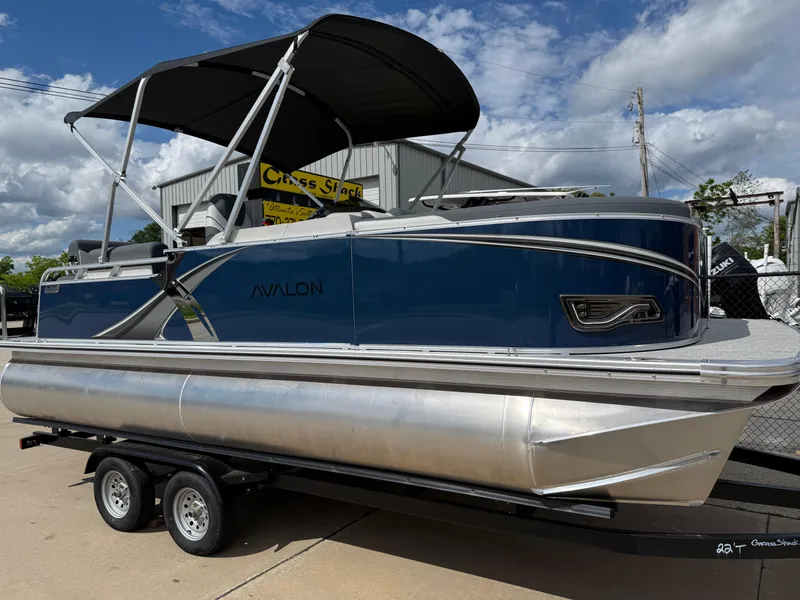 Slide: The Image of Avalon LSZ QUAD LOUNGER SHIFT 2025 - 51