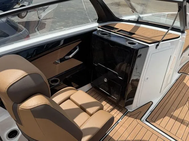 Slide: The Image of Yamaha 222SE 2025 - 17