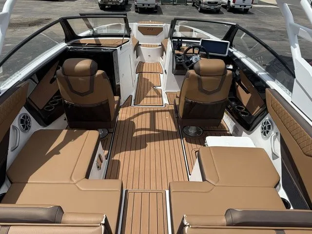 Slide: The Image of Yamaha 222SE 2025 - 5