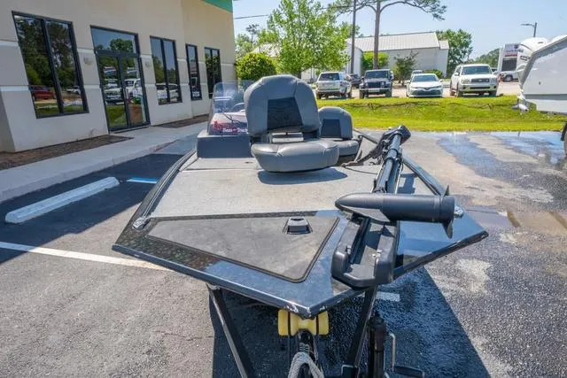 Slide: The Image of 2021 Tracker BASS TRACKER® Classic XL boat parked outdoors in a lot. - 7