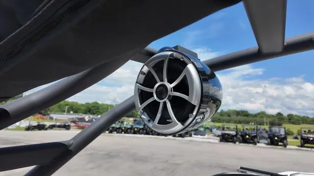 Slide: The Image of Yamaha 252XE 2024 - 24