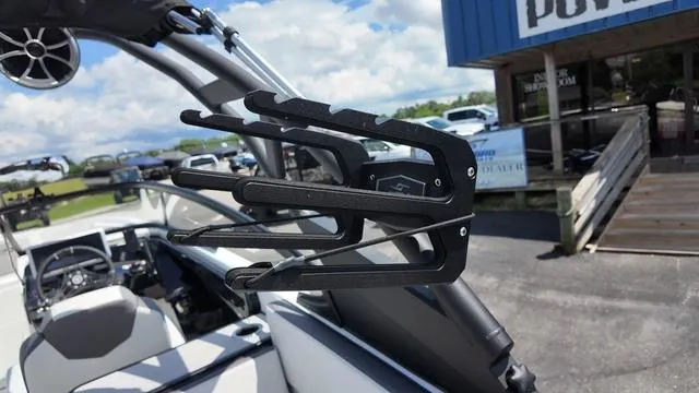 Slide: The Image of Yamaha 252XE 2024 - 25