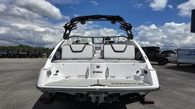 Slide: The Image of Yamaha 252XE 2024 - 4