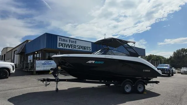 Slide: The Image of Yamaha AR220 2025 - 1