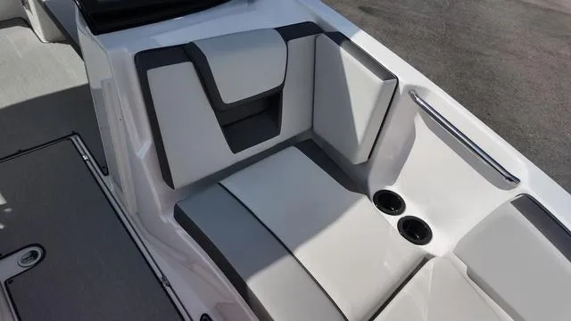 Slide: The Image of Yamaha AR220 2025 - 18