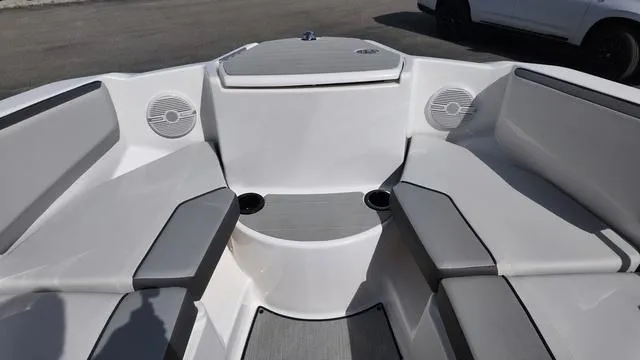 Slide: The Image of Yamaha AR220 2025 - 22