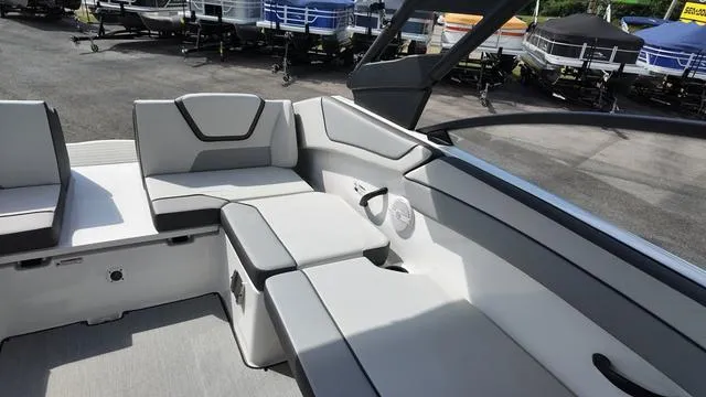 Slide: The Image of Yamaha AR220 2025 - 25