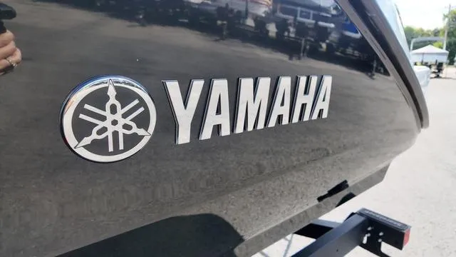 Slide: The Image of Yamaha AR220 2025 - 4