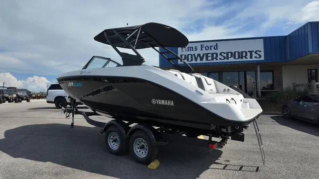 Slide: The Image of Yamaha AR220 2025 - 8