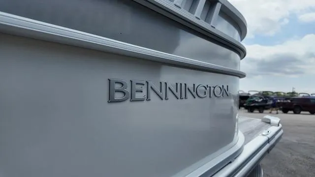 Slide: The Image of Bennington SX Swingback 24 SXSB 2025 - 10