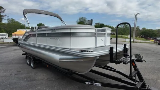 Slide: The Image of Bennington SX Swingback 24 SXSB 2025 - 7