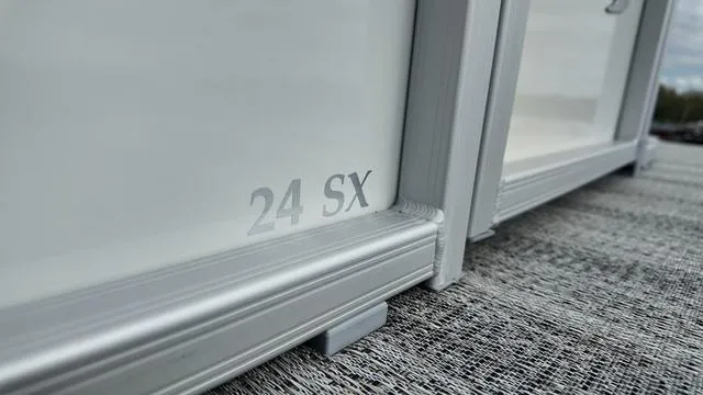 Slide: The Image of Bennington SX Swingback 24 SXSB 2025 - 9