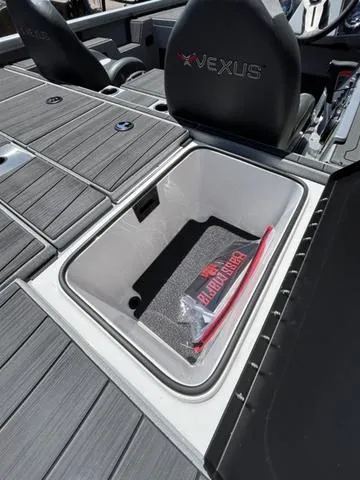 Slide: The Image of Vexus AVX 1980c 2025 - 13