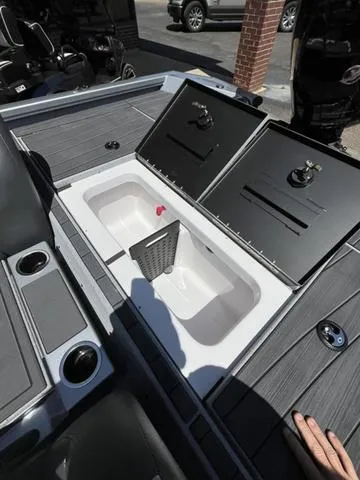 Slide: The Image of Vexus AVX 1980c 2025 - 17