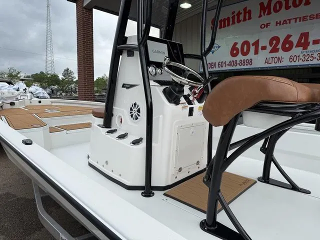 Slide: The Image of Avid 23 Mag 2025 - 11