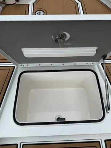 Slide: The Image of Avid 23 Mag 2025 - 18