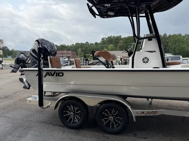 Slide: The Image of Avid 23 Mag 2025 - 5