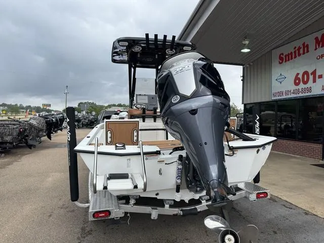 Slide: The Image of Avid 23 Mag 2025 - 8