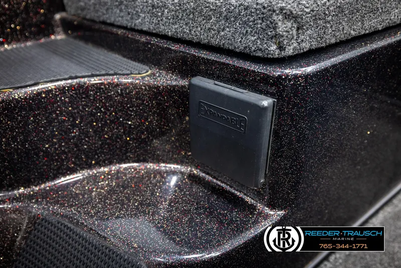 Slide: The Image of 2001 Ranger R81 boat detail with Reeder-Trausch Marine logo and contact information. - 23