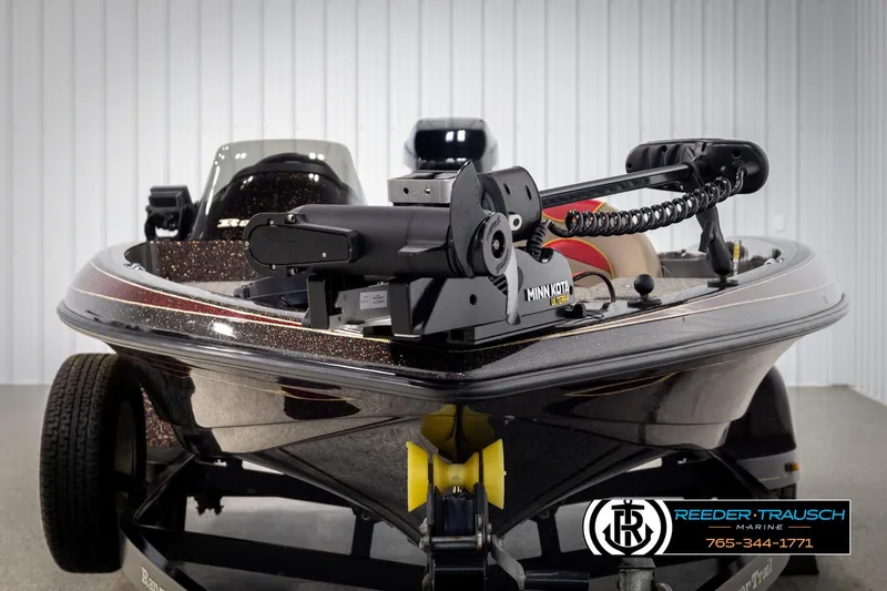 Slide: The Image of 2001 Ranger R81 boat with Minn Kota trolling motor in showroom. - 6