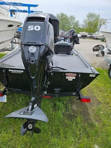 Slide: The Image of Tracker BASS TRACKER® Classic XL 2021 - 7