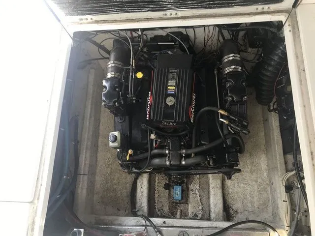 Slide: The Image of Bayliner 2859 Express Cruiser 1996 - 12