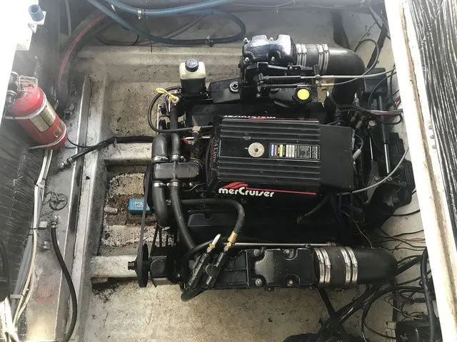 Slide: The Image of Bayliner 2859 Express Cruiser 1996 - 13