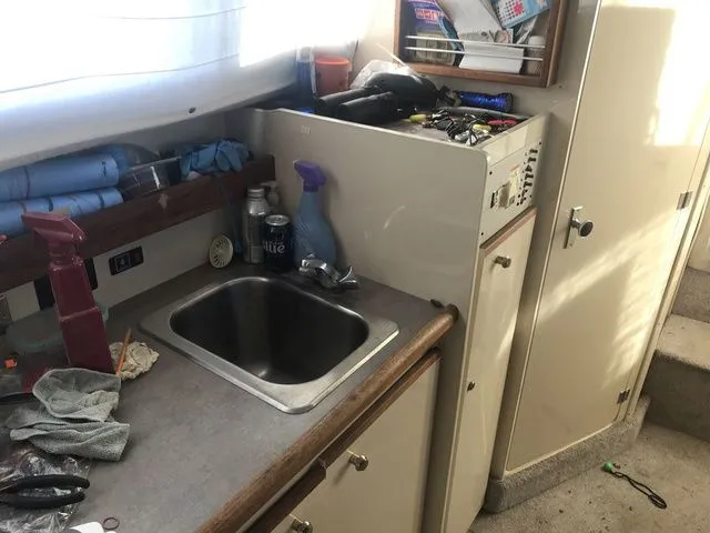 Slide: The Image of Bayliner 2859 Express Cruiser 1996 - 16