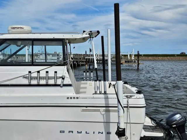 Slide: The Image of Bayliner 2859 Express Cruiser 1996 - 3