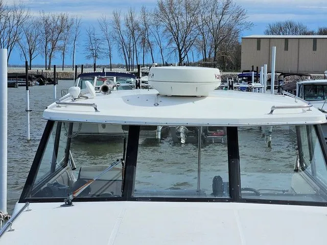 Slide: The Image of Bayliner 2859 Express Cruiser 1996 - 4