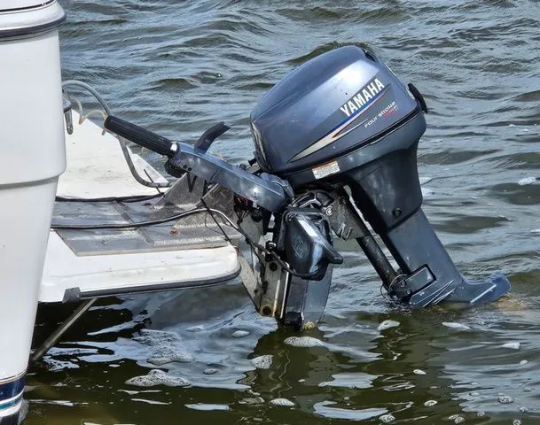 Slide: The Image of Bayliner 2859 Express Cruiser 1996 - 5