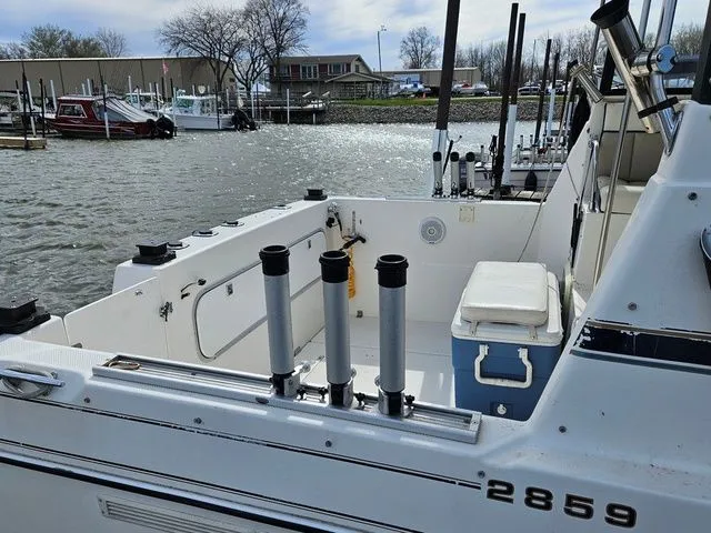 Slide: The Image of Bayliner 2859 Express Cruiser 1996 - 7